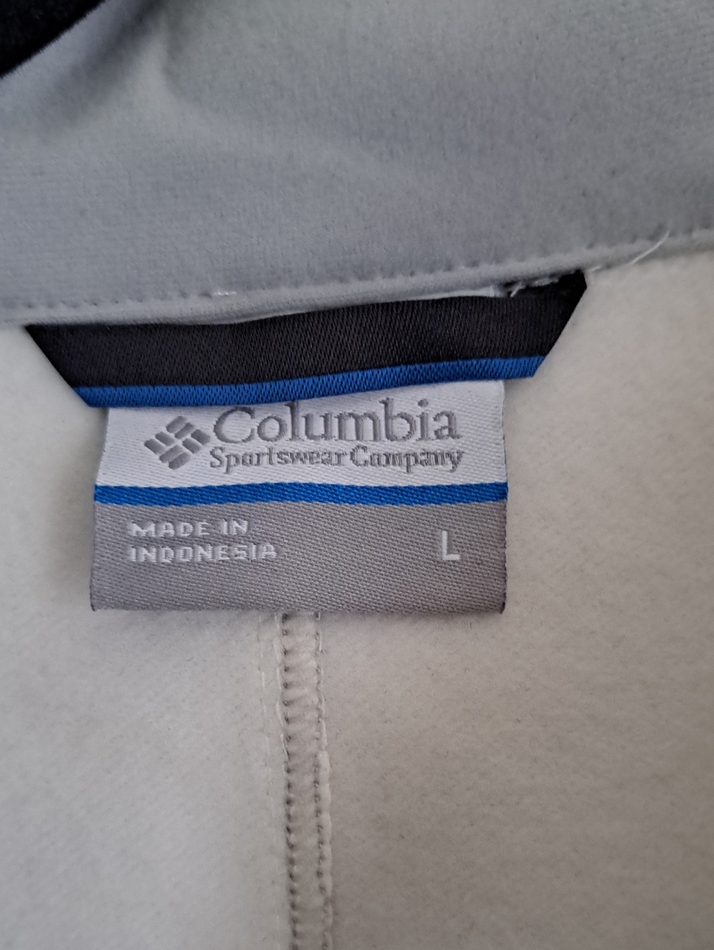 Columbia Women's Cream Softshell Jacket/Water Resistant. Size Large - Picture 7 of 9